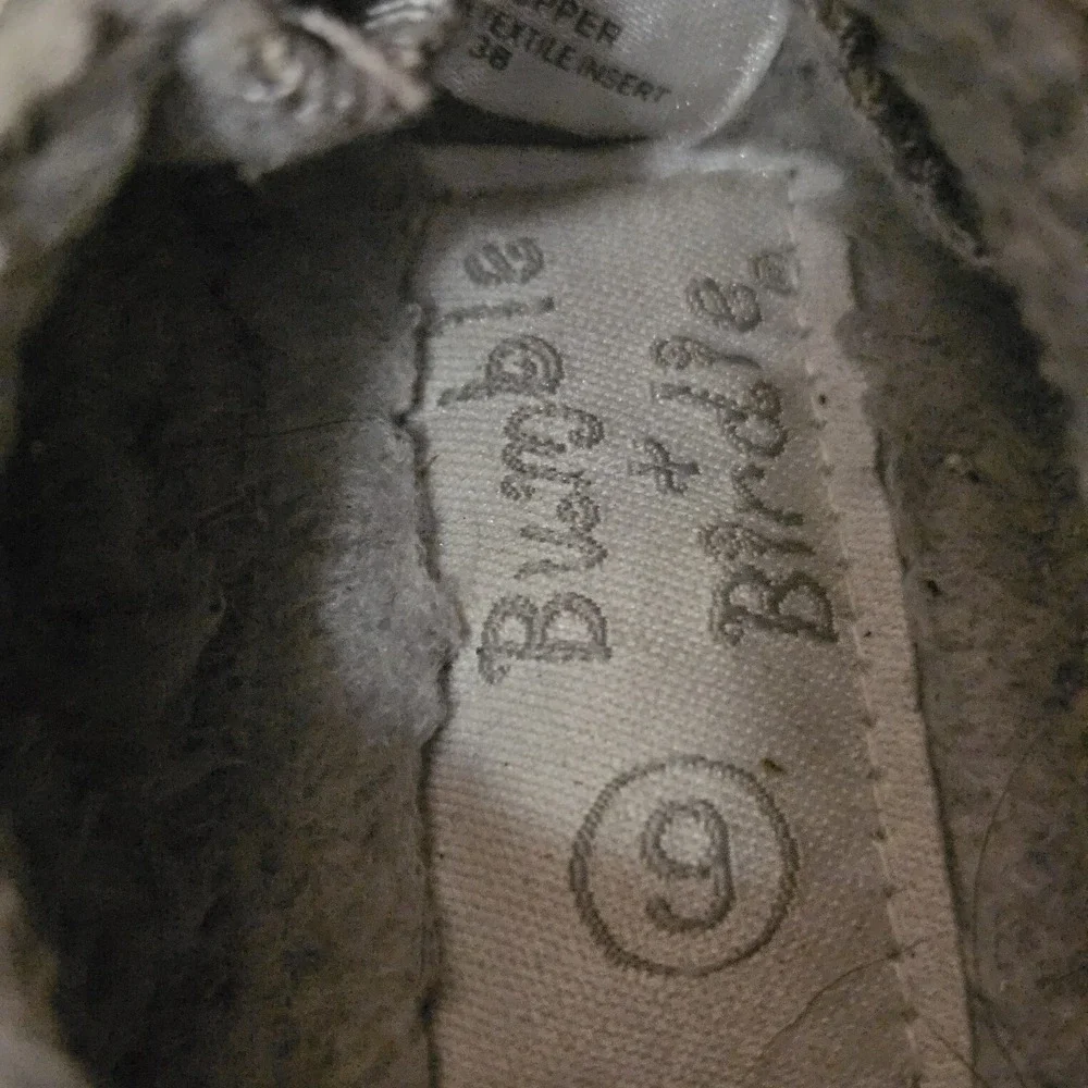 Bumble &‎ Birdie Toddler Girls Size 6 Gray Fleece Lined Slip On Shoes Pink